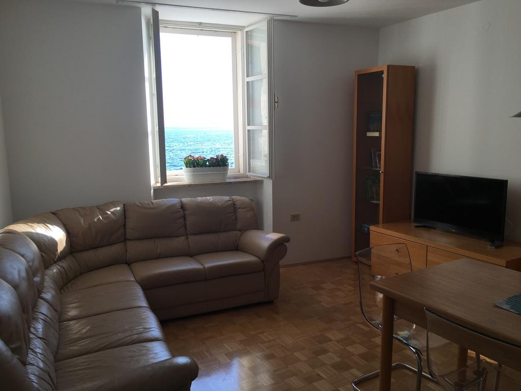 Allure Apartments Πιράν Εξωτερικό φωτογραφία
