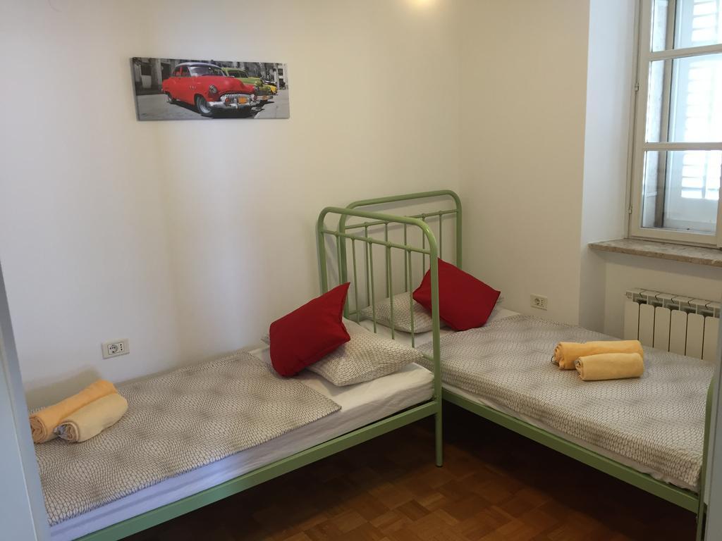 Allure Apartments Πιράν Εξωτερικό φωτογραφία