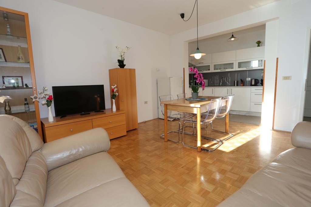 Allure Apartments Πιράν Εξωτερικό φωτογραφία