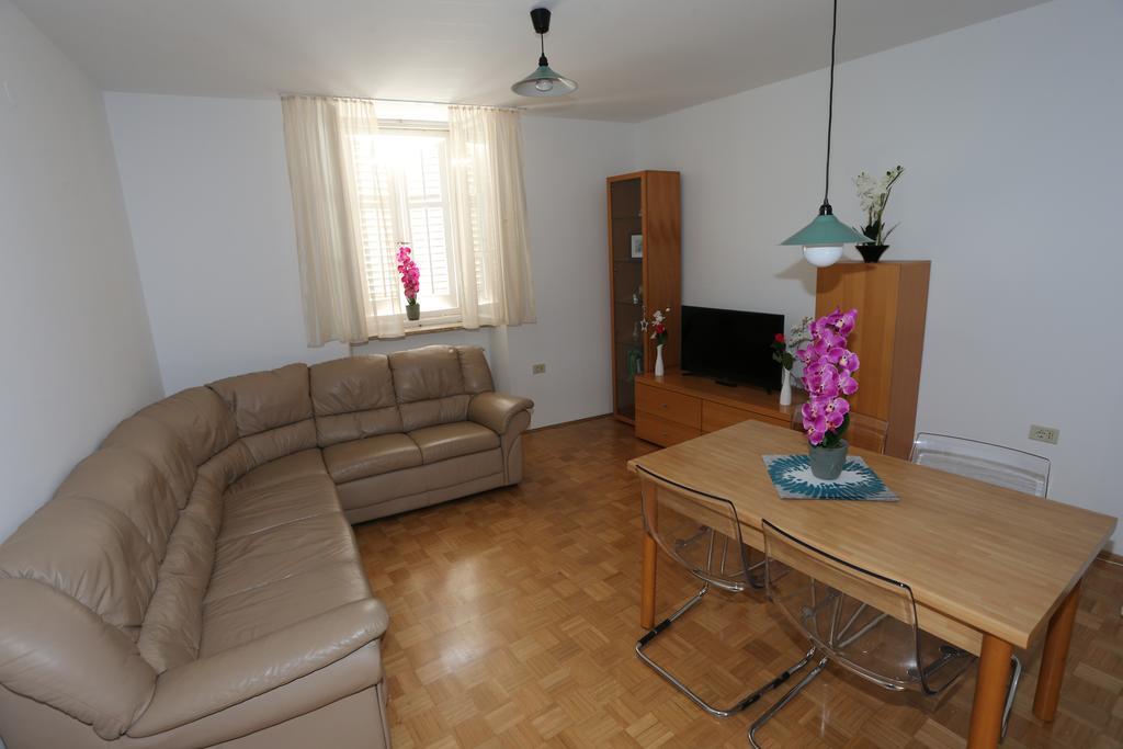 Allure Apartments Πιράν Εξωτερικό φωτογραφία