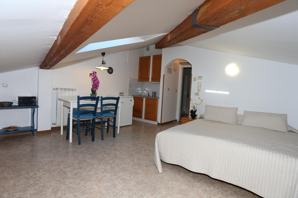 Allure Apartments Πιράν Εξωτερικό φωτογραφία