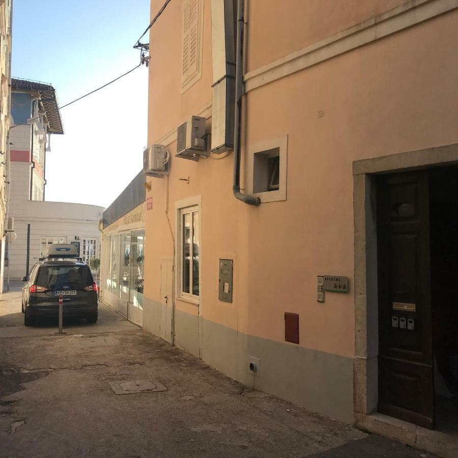 Allure Apartments Πιράν Εξωτερικό φωτογραφία