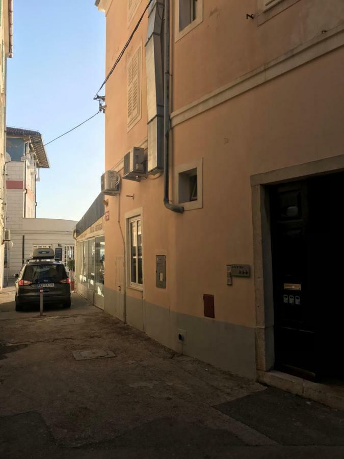 Allure Apartments Πιράν Εξωτερικό φωτογραφία